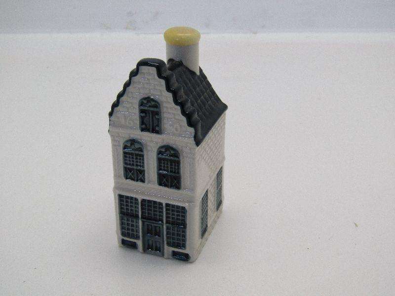 KLM Bols Delft Miniature house. no 15. Sealed with contents