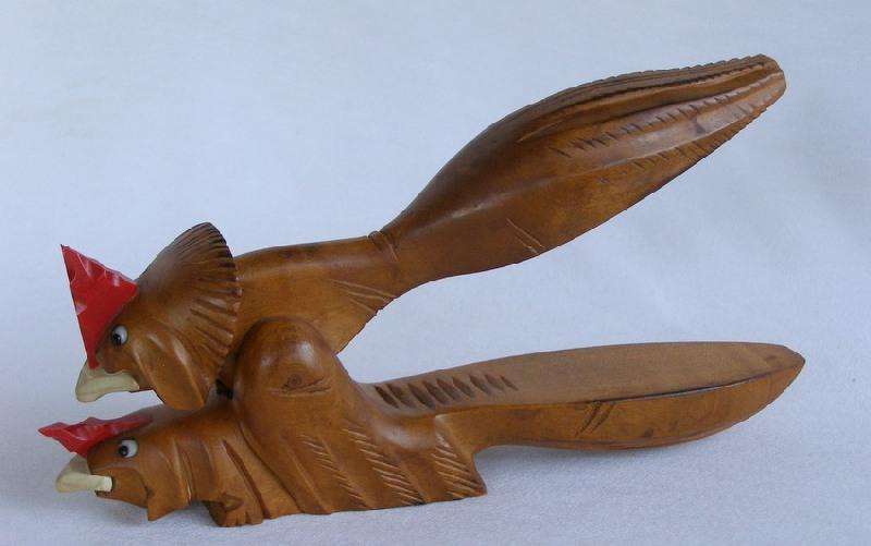 Hilarious Vintage wooden NUTCRACKER. Chickens in RISQUE pose. 21 cm. Excellent Condition