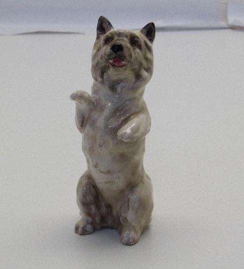 ROYAL DOULTON CAIRN TERRIER BEGGING HN 2589