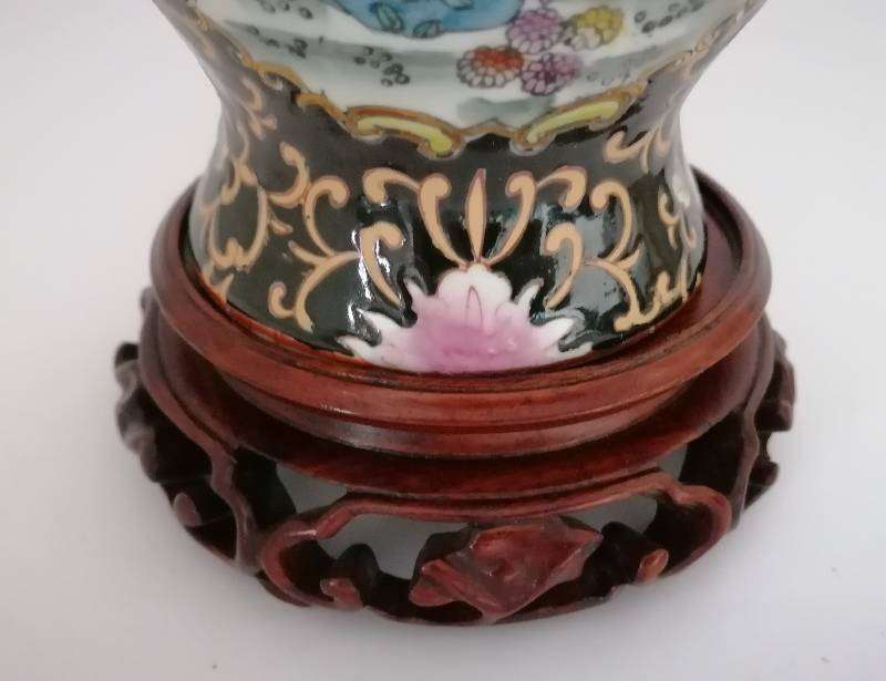 Satsuma Style c 1970s BWA lidded ginger jar with Geishas. 14 x 31cm