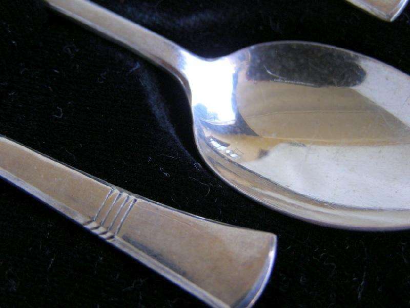 Hallmarked silver spoons. Sheffield, 1941. Angora Silver plate Company. 60g