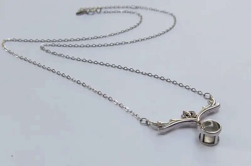 Unusual STERLING SILVER STANHOPE NECKLACE. Says "I love you" in many languages