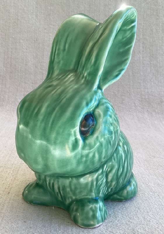Large Vintage SYLVAC Bunny. Model 1026 17cm Excellent Condition