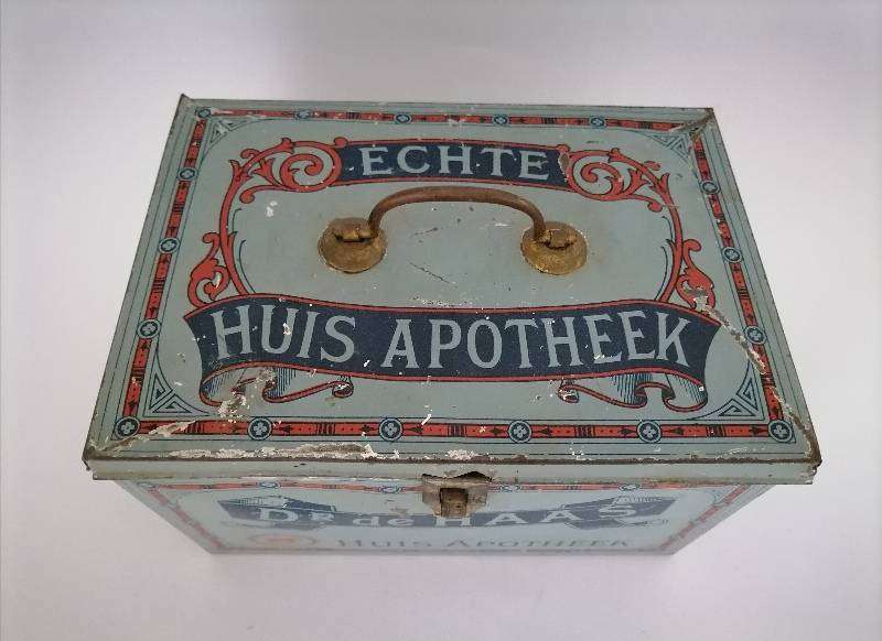 Dr de Haas Vintage Litographed Apothecary tin. 22cm RARE!!