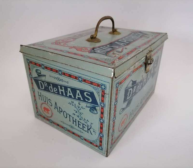 Dr de Haas Vintage Litographed Apothecary tin. 22cm RARE!!