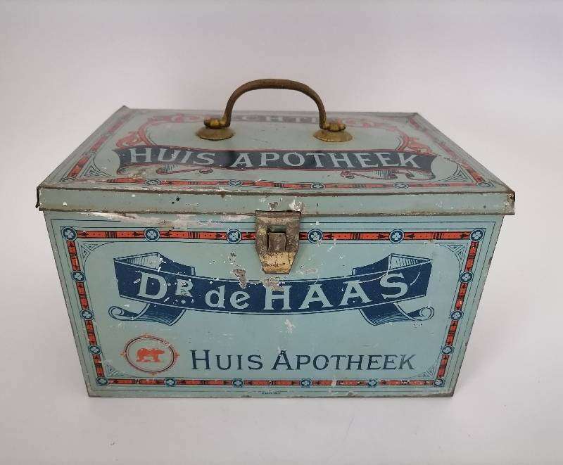 Dr de Haas Vintage Litographed Apothecary tin. 22cm RARE!!