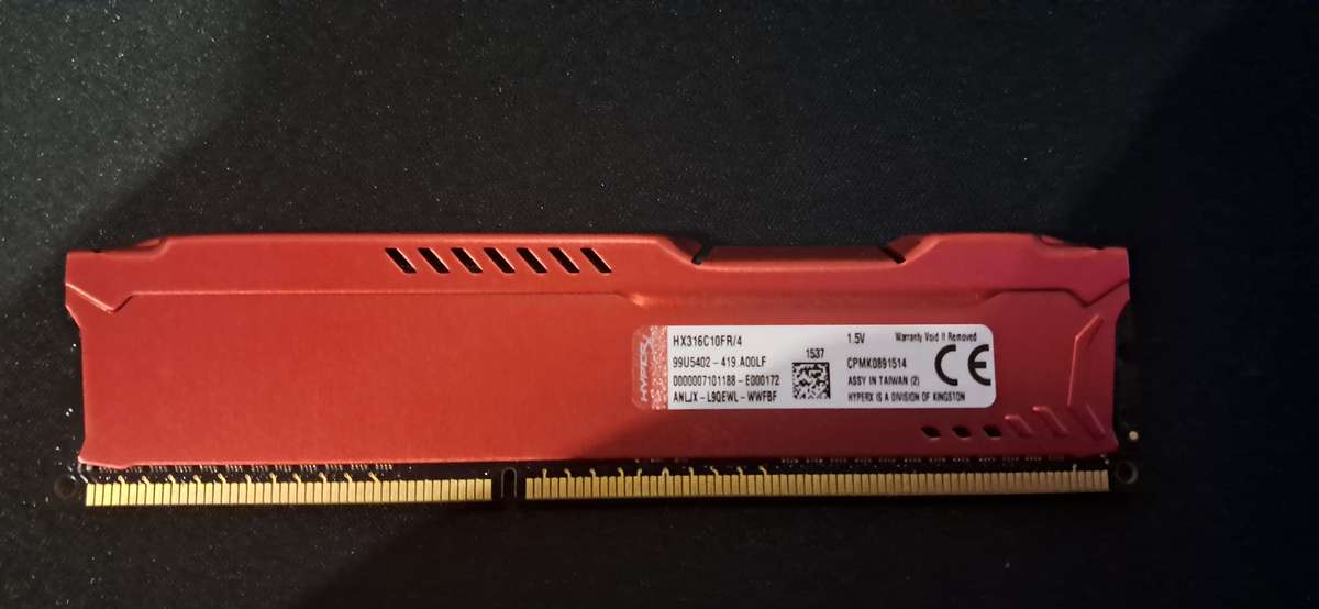 2 x Ram Sticks (1 x Desktop , 1 x Laptop) (1 Bid For Both) (See Descriptions For Details)