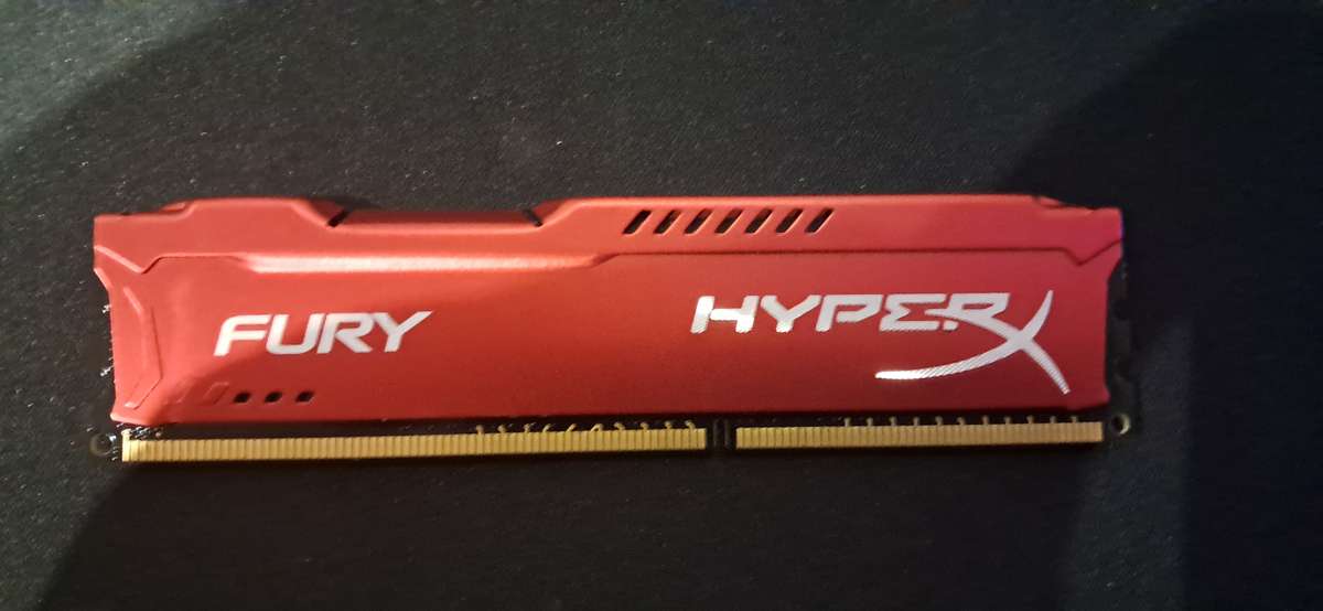 2 x Ram Sticks (1 x Desktop , 1 x Laptop) (1 Bid For Both) (See Descriptions For Details)