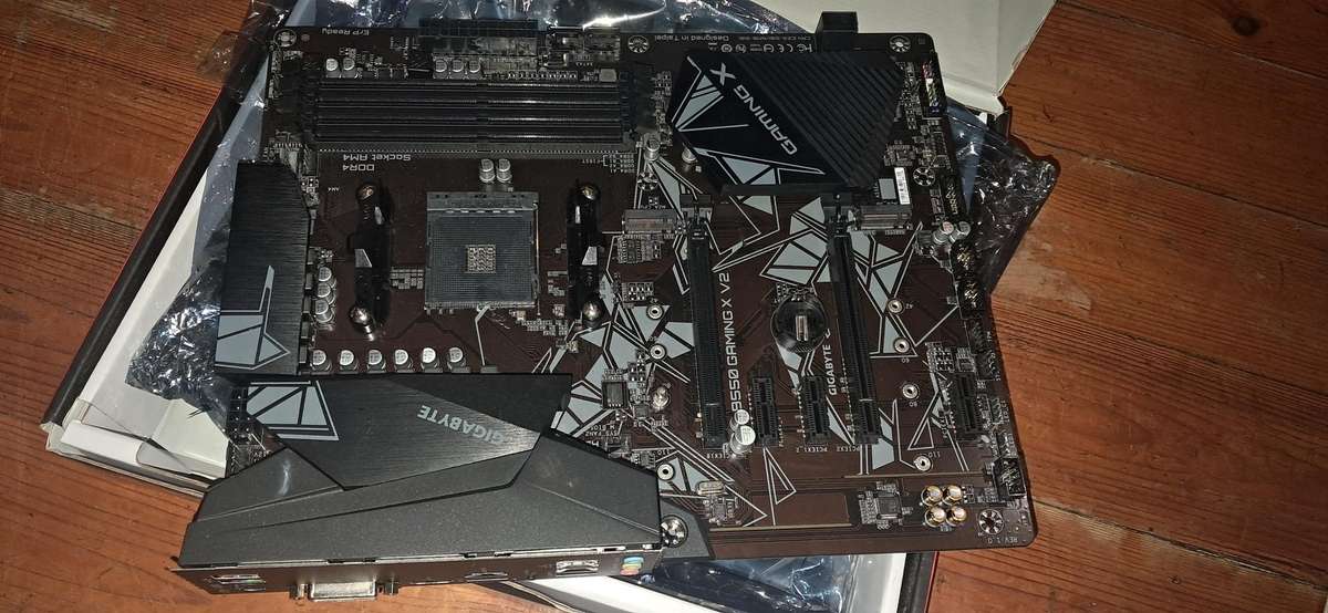 Gigabyte B550 Gaming Motherbaord XV2 (Untested)