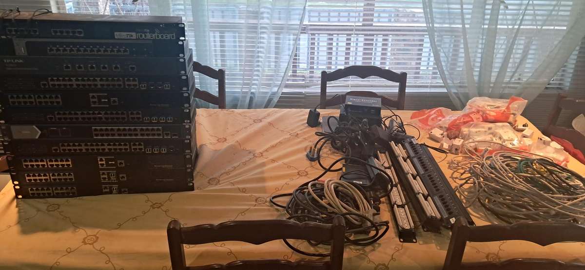 Network router/switch bundle