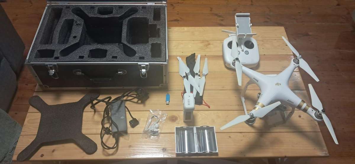 DJI Phantom 3 Professional 4K Quadcopter Camera Drone W323B