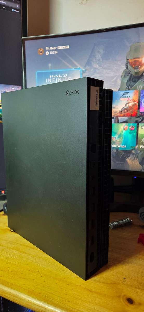 Xbox One X 1TB with 1 remote