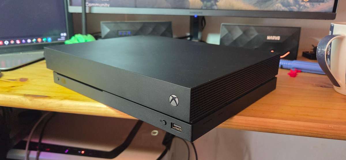 Xbox One X 1TB with 1 remote