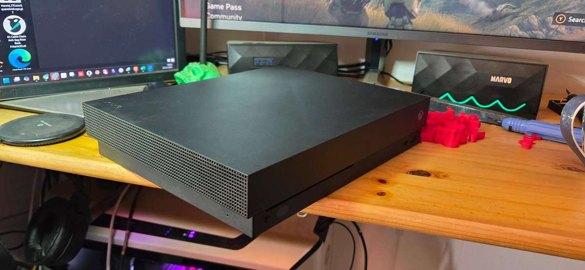 Xbox One X 1TB with 1 remote
