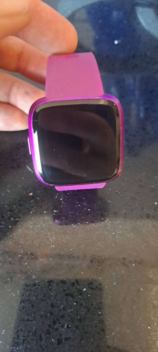 Fitbit versa Samrt Watch in Very Very Good Condition