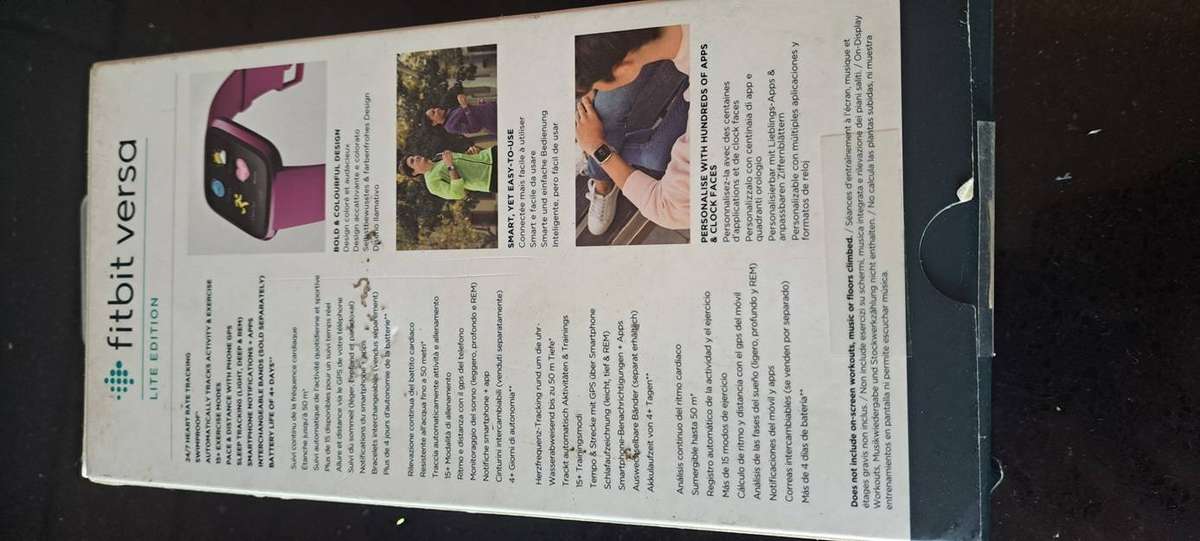 Fitbit versa Samrt Watch in Very Very Good Condition