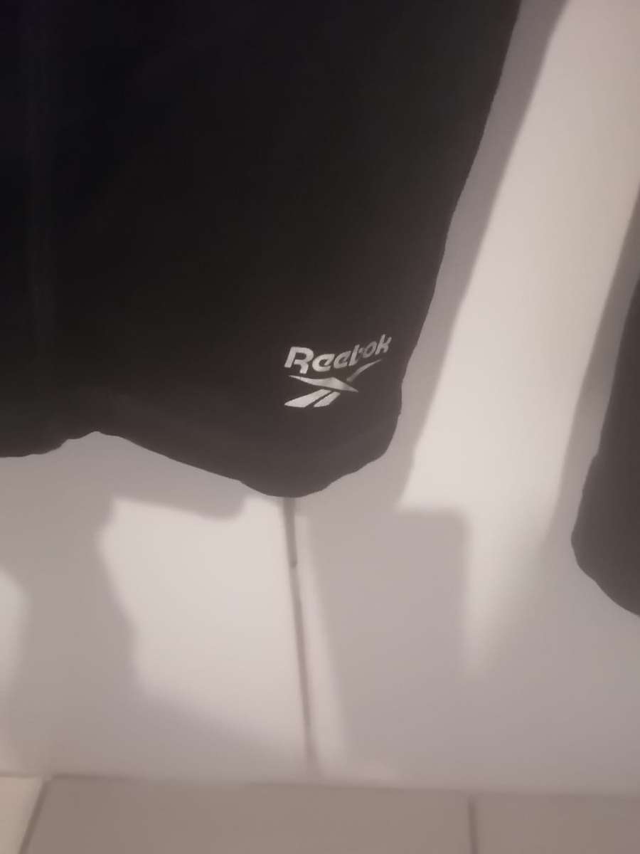 REEBOK SWEATER