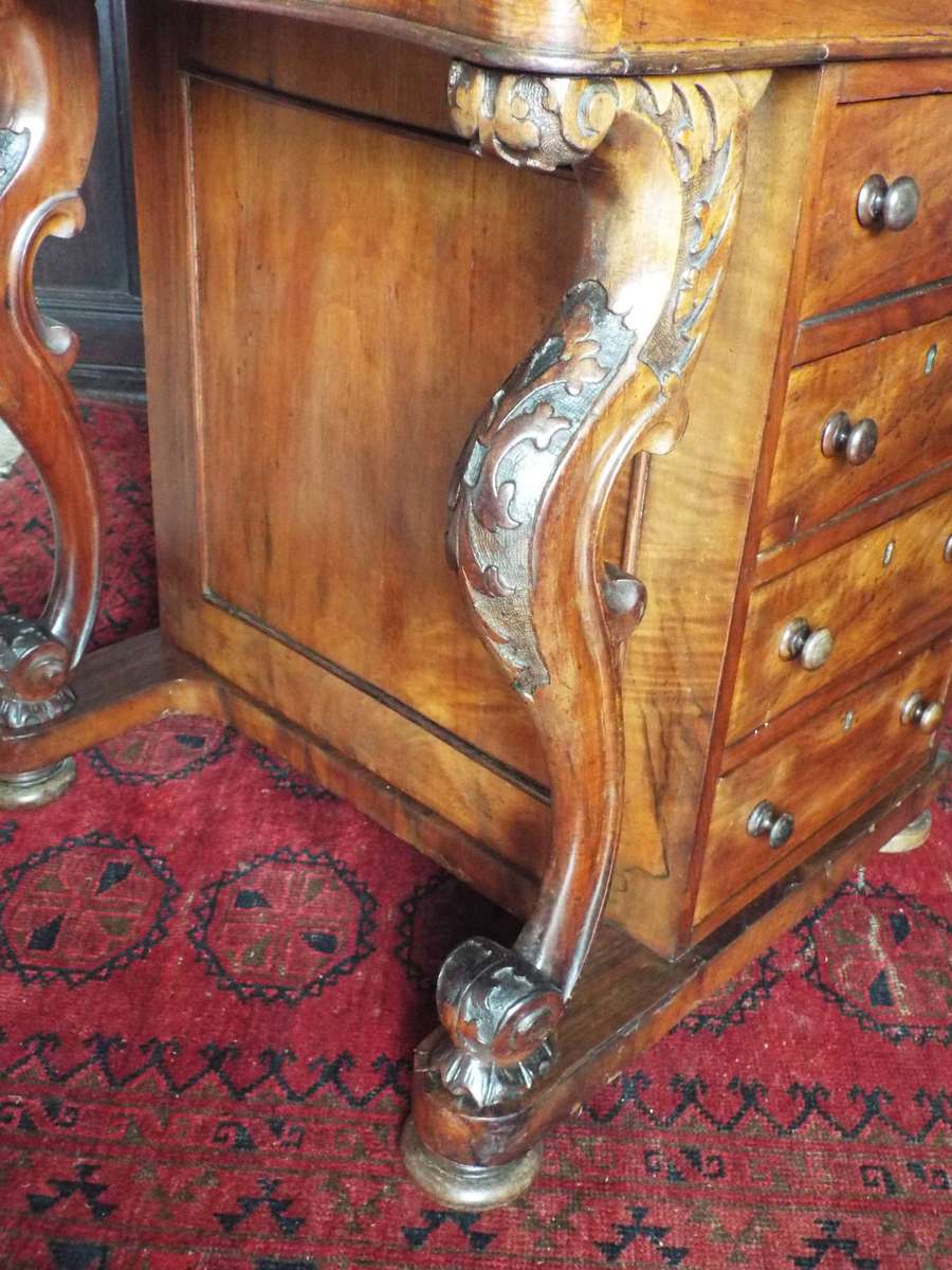 Antique Victorian  Burr Walnut Davenport. Circa 1860-1870. Ref. FU-1