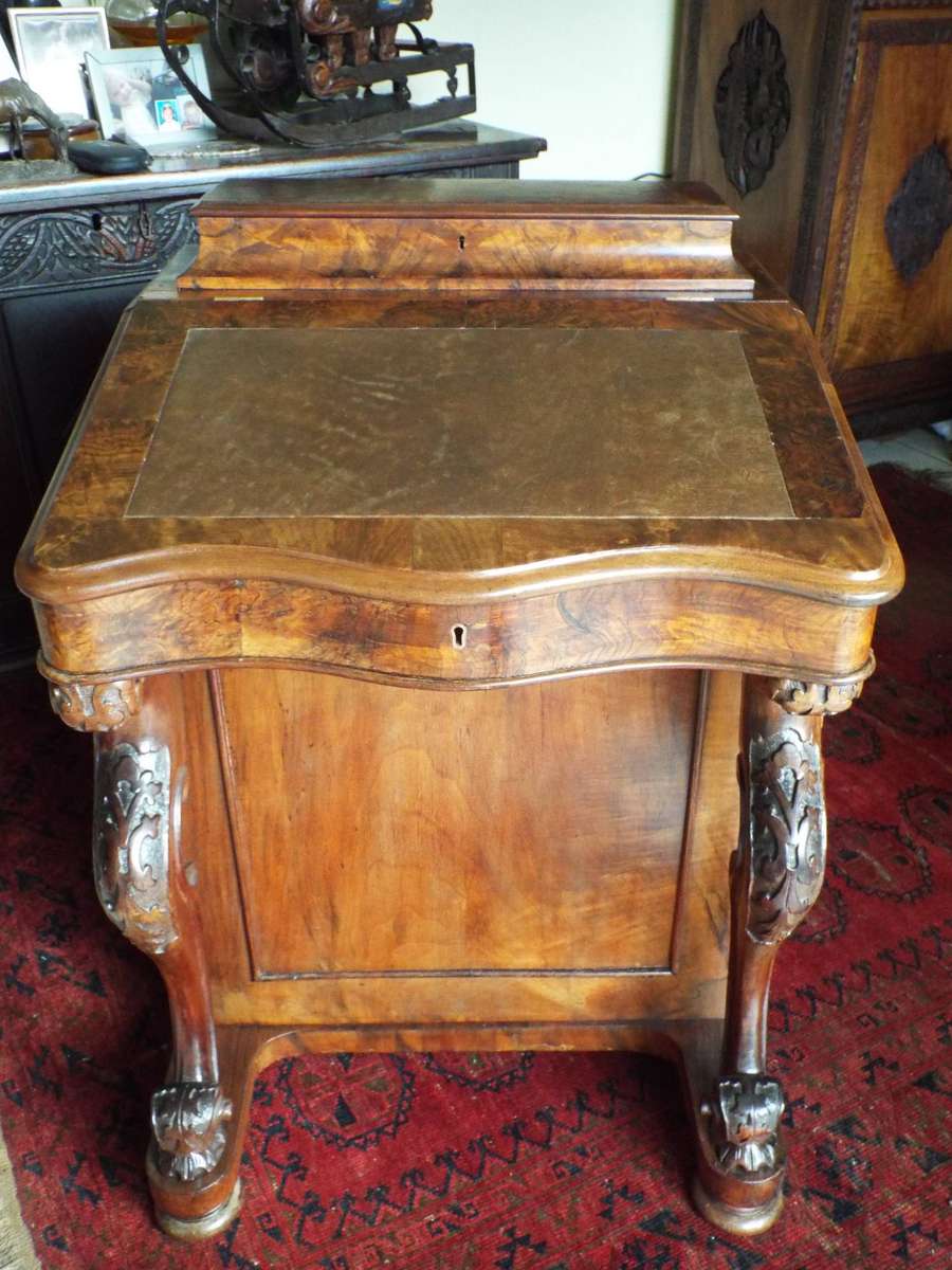 Antique Victorian  Burr Walnut Davenport. Circa 1860-1870. Ref. FU-1