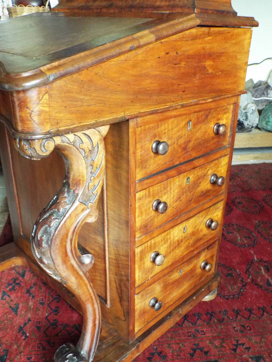 Antique Victorian  Burr Walnut Davenport. Circa 1860-1870. Ref. FU-1
