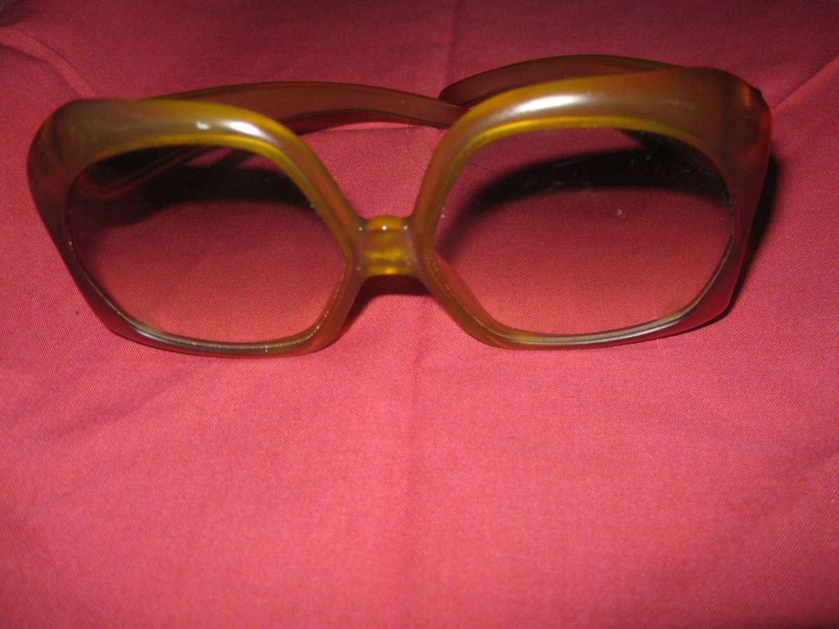 Christian Dior vintage oversized ladies sunglasses with carry bag