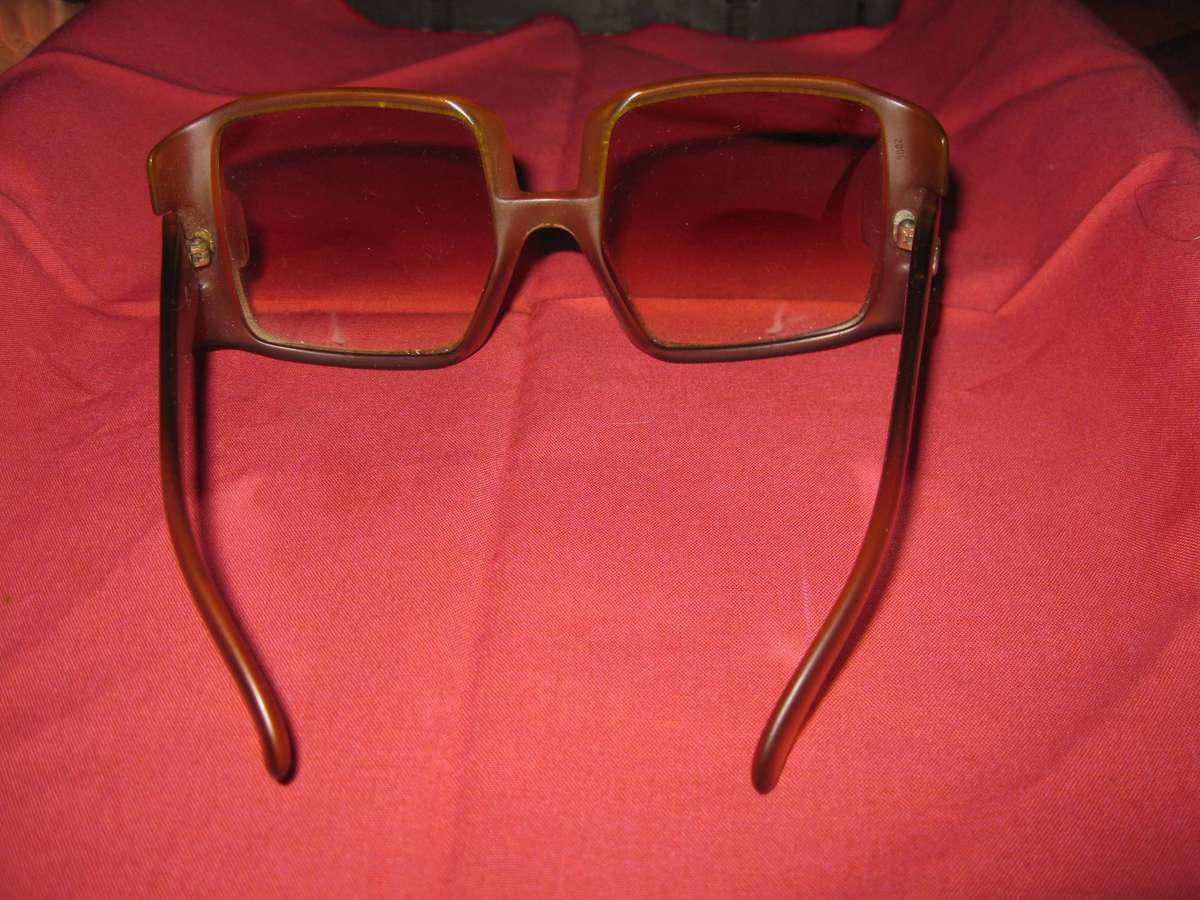 Christian Dior vintage oversized ladies sunglasses with pouch