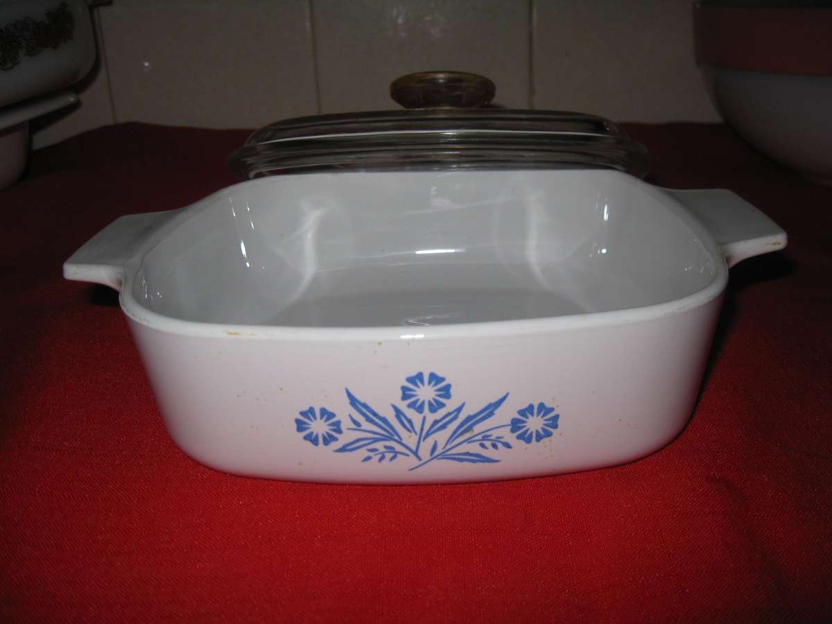 Corning Ware 8 piece blue cornflower set