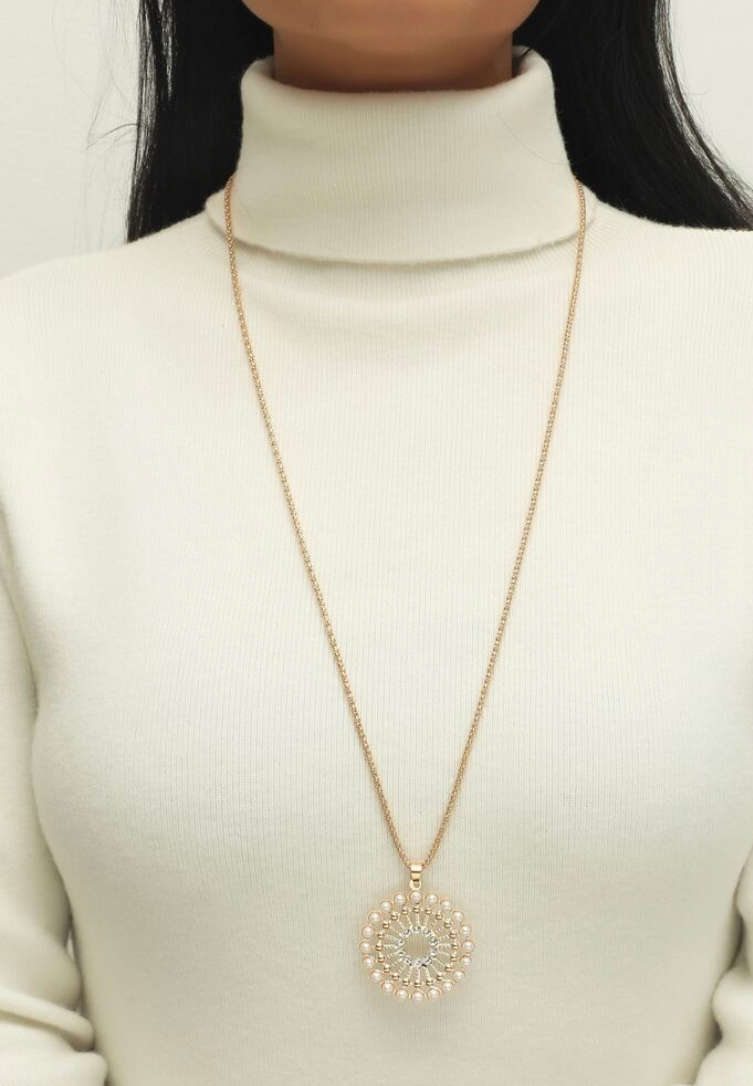 Long length pendant necklace