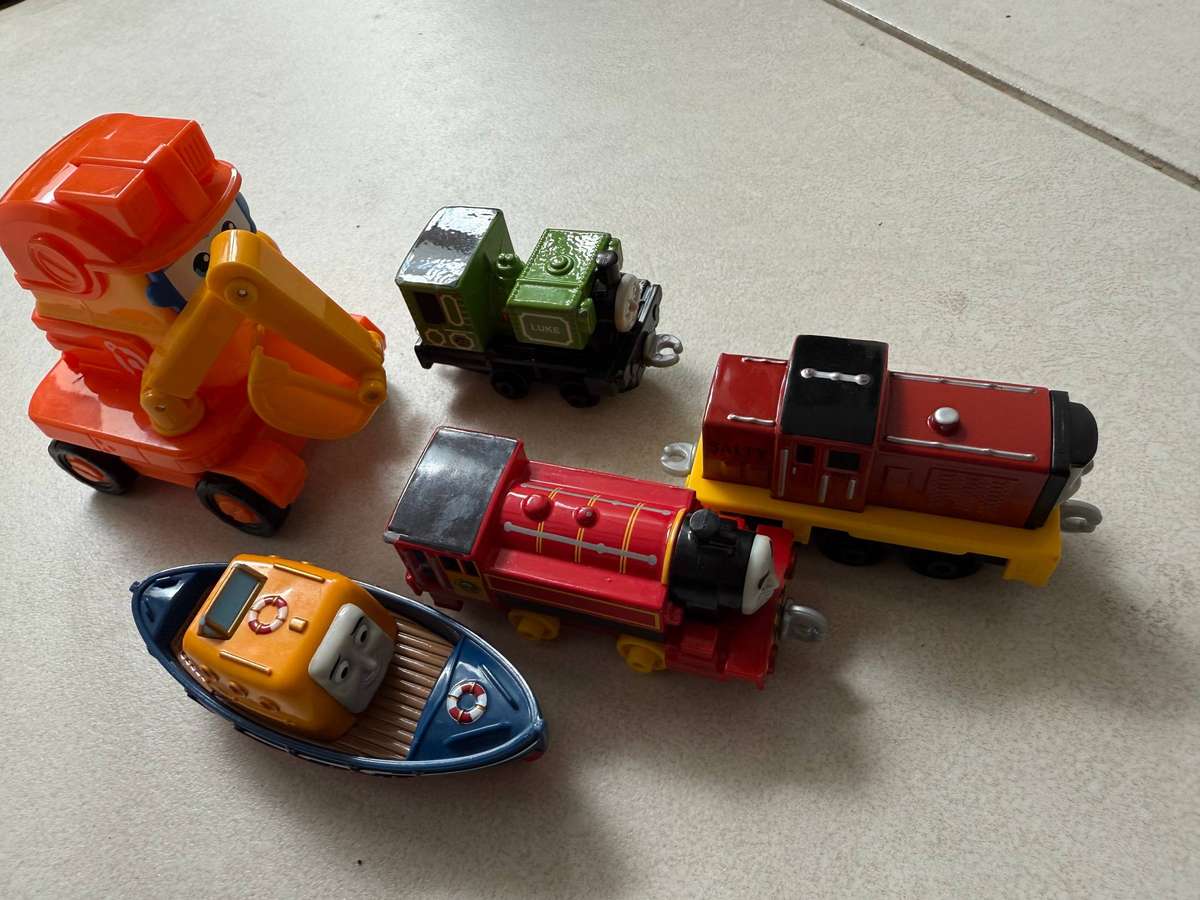 80% Off 4 piece Thomas and friends trains