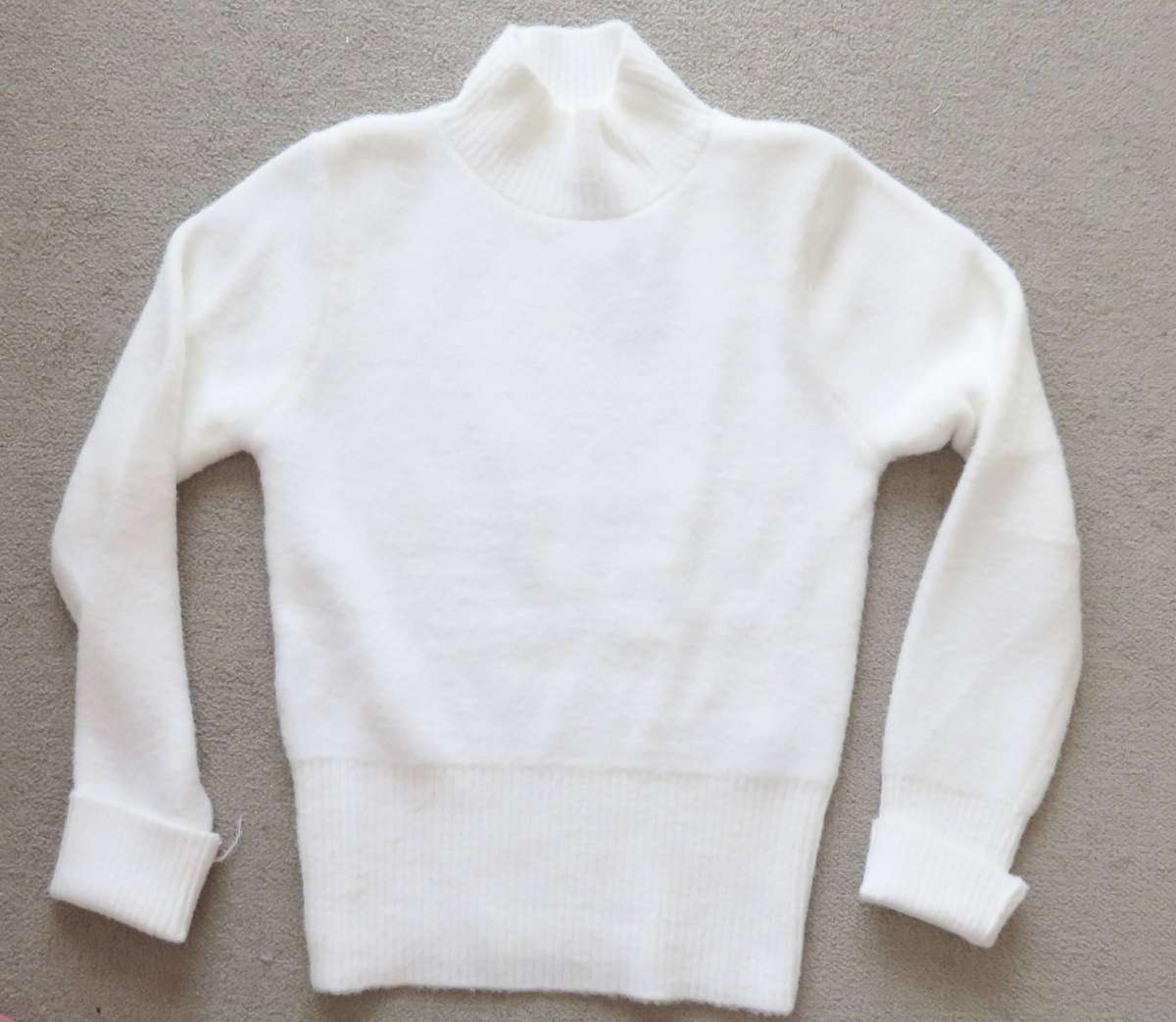 BRAND NEW  -  Ladies  Warm Jersey  -   Size  Medium/Large -   Beautiful PURE WHITE AND SO SOFT