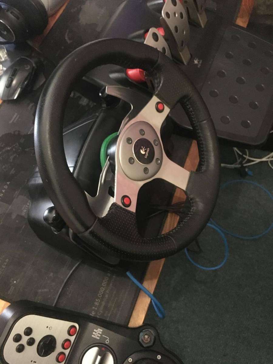 Logitech G25 racing wheel