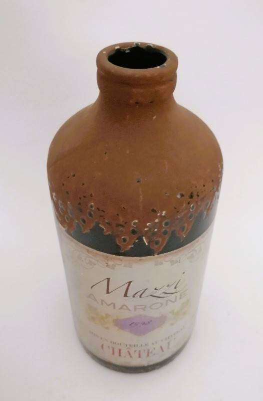 VINTAGE-STYLE DECORATIVE CERAMIC BOTTLE