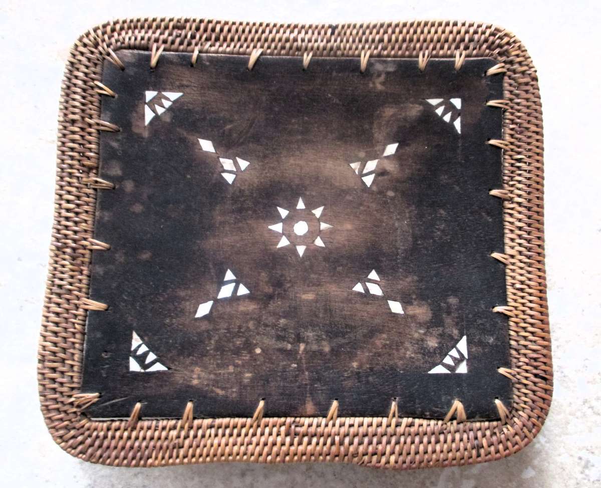 Vintage Chinese Wood and bone embedded Tray, wicker frame. On Three legs .200x180mm