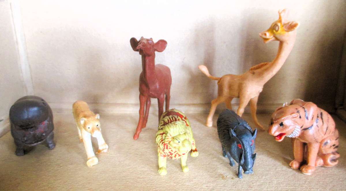 Lot of Vtg Plastic Farm Safari Zoo Animals. Scale as per photo.