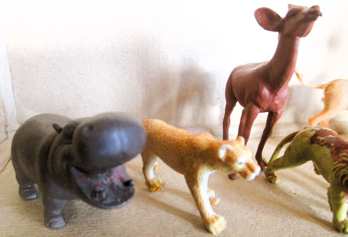 Lot of Vtg Plastic Farm Safari Zoo Animals. Scale as per photo.