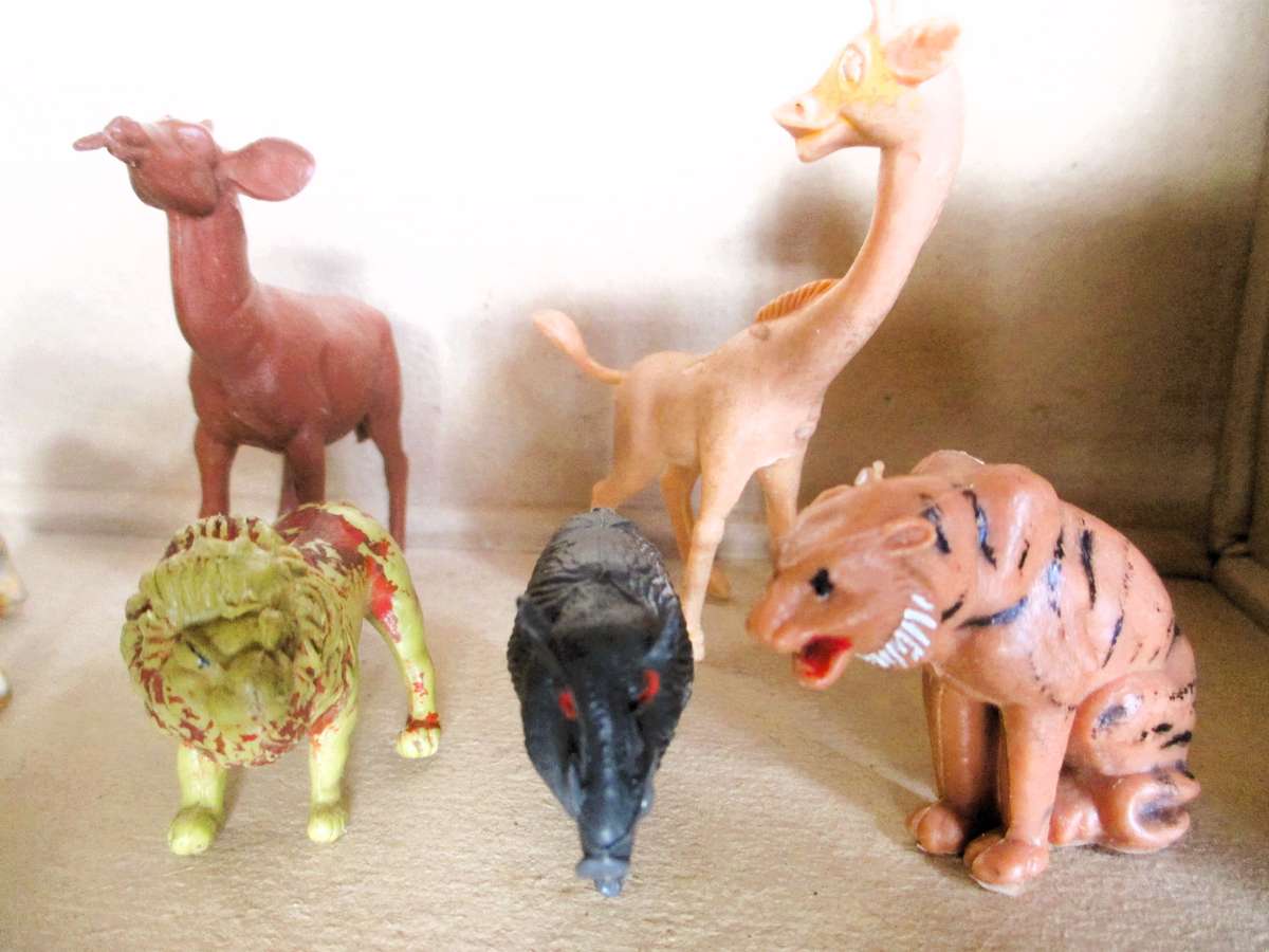 Lot of Vtg Plastic Farm Safari Zoo Animals. Scale as per photo.
