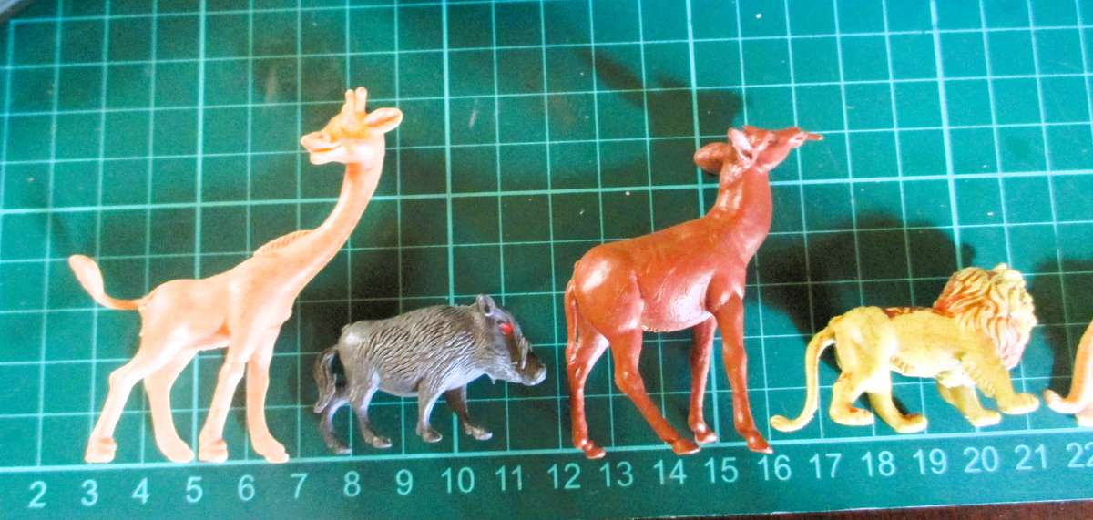 Lot of Vtg Plastic Farm Safari Zoo Animals. Scale as per photo.