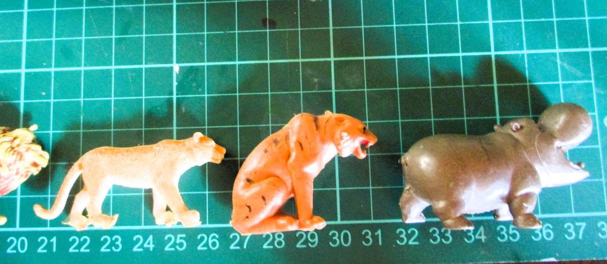Lot of Vtg Plastic Farm Safari Zoo Animals. Scale as per photo.