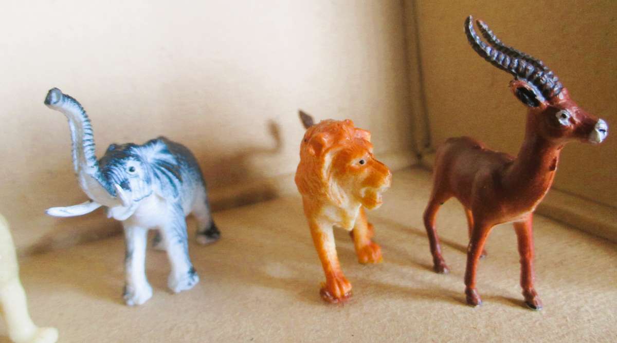 Lot of Vtg Plastic Farm Safari Zoo Animals. Scale as per photo.