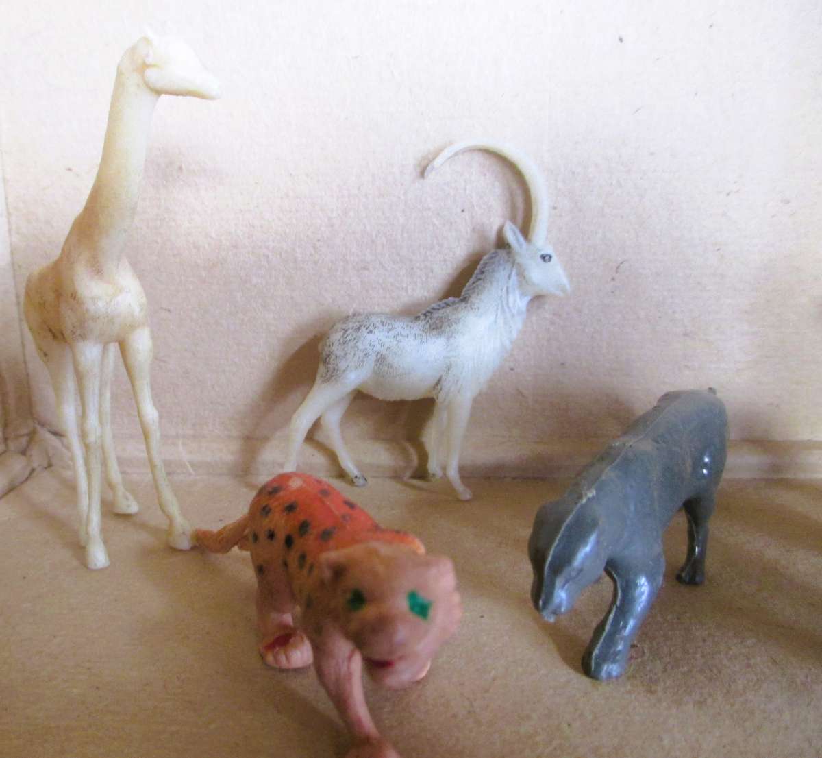 Lot of Vtg Plastic Farm Safari Zoo Animals. Scale as per photo.