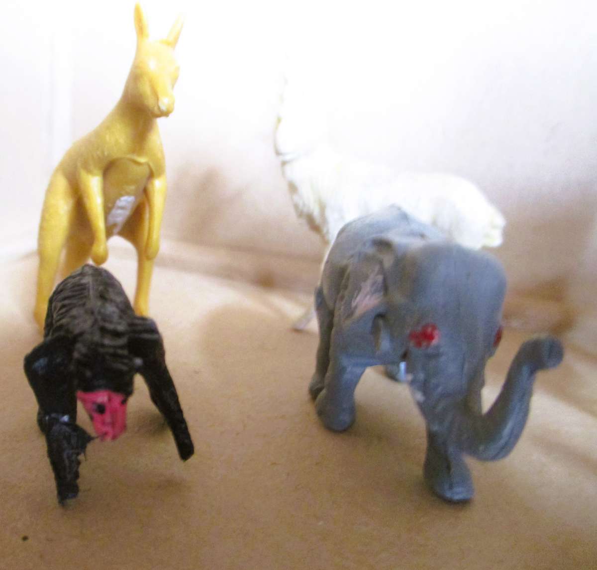 Lot of Vtg Plastic Farm Safari Zoo Animals. Scale as per photo.