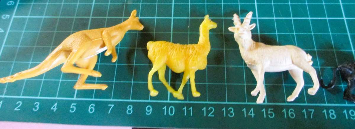 Lot of Vtg Plastic Farm Safari Zoo Animals. Scale as per photo.