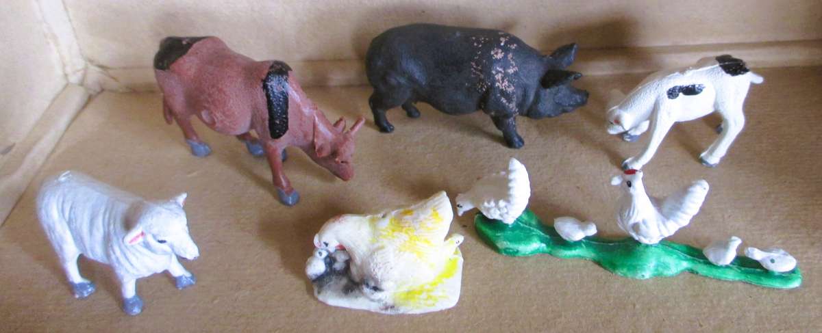 Lot of Vtg Plastic Farm Animals. Scale as per photo.