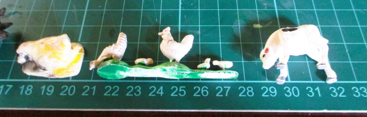 Lot of Vtg Plastic Farm Animals. Scale as per photo.