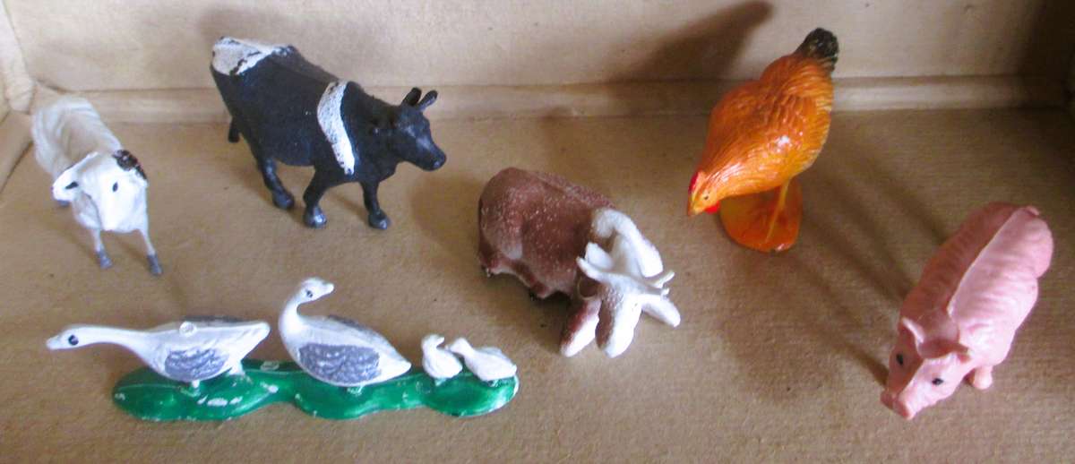 Lot of Vtg Plastic Farm Animals. Scale as per photo.