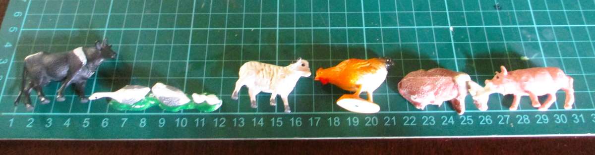 Lot of Vtg Plastic Farm Animals. Scale as per photo.