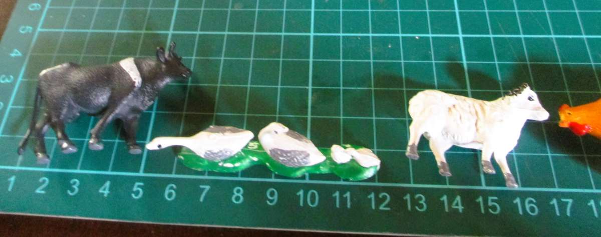 Lot of Vtg Plastic Farm Animals. Scale as per photo.