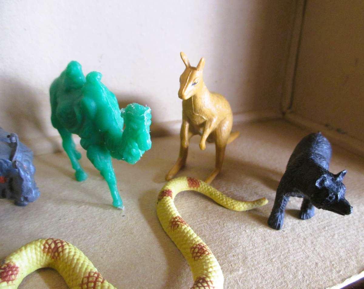 Lot of Vtg Plastic Farm Safari Zoo Animals. Scale as per photo.