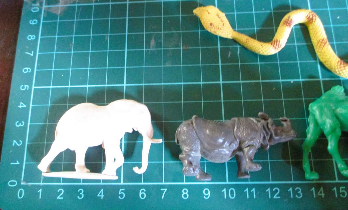 Lot of Vtg Plastic Farm Safari Zoo Animals. Scale as per photo.