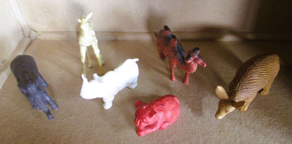 Lot of Vtg Plastic Farm Safari Zoo Animals. Scale as per photo.